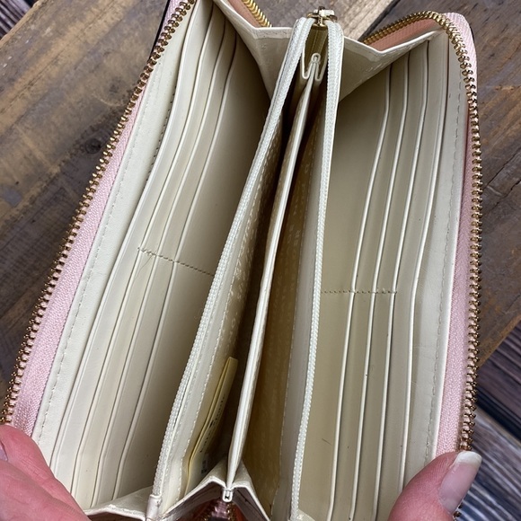 Kate Spade Patent Leather Pink Wallet With Bow - Picture 9 of 14